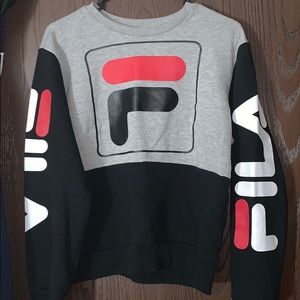 Women’s L Fila Sweater